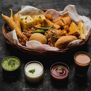 Hotel O Daffodils Near Aravali Biodiversity Park